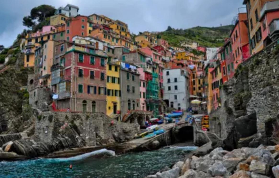 Colombo 181 Hotel Riomaggiore Buitenkant foto
